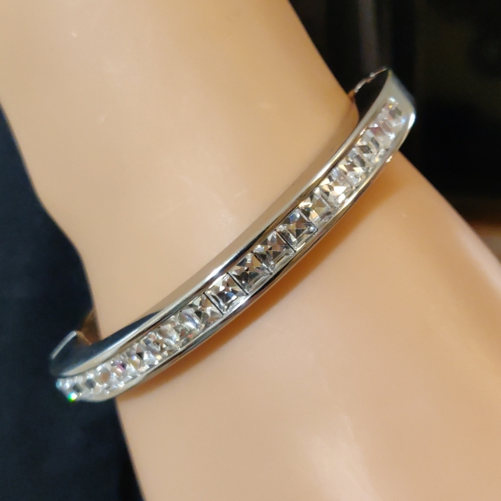 Sparkly hinged channel set bangle (#134)